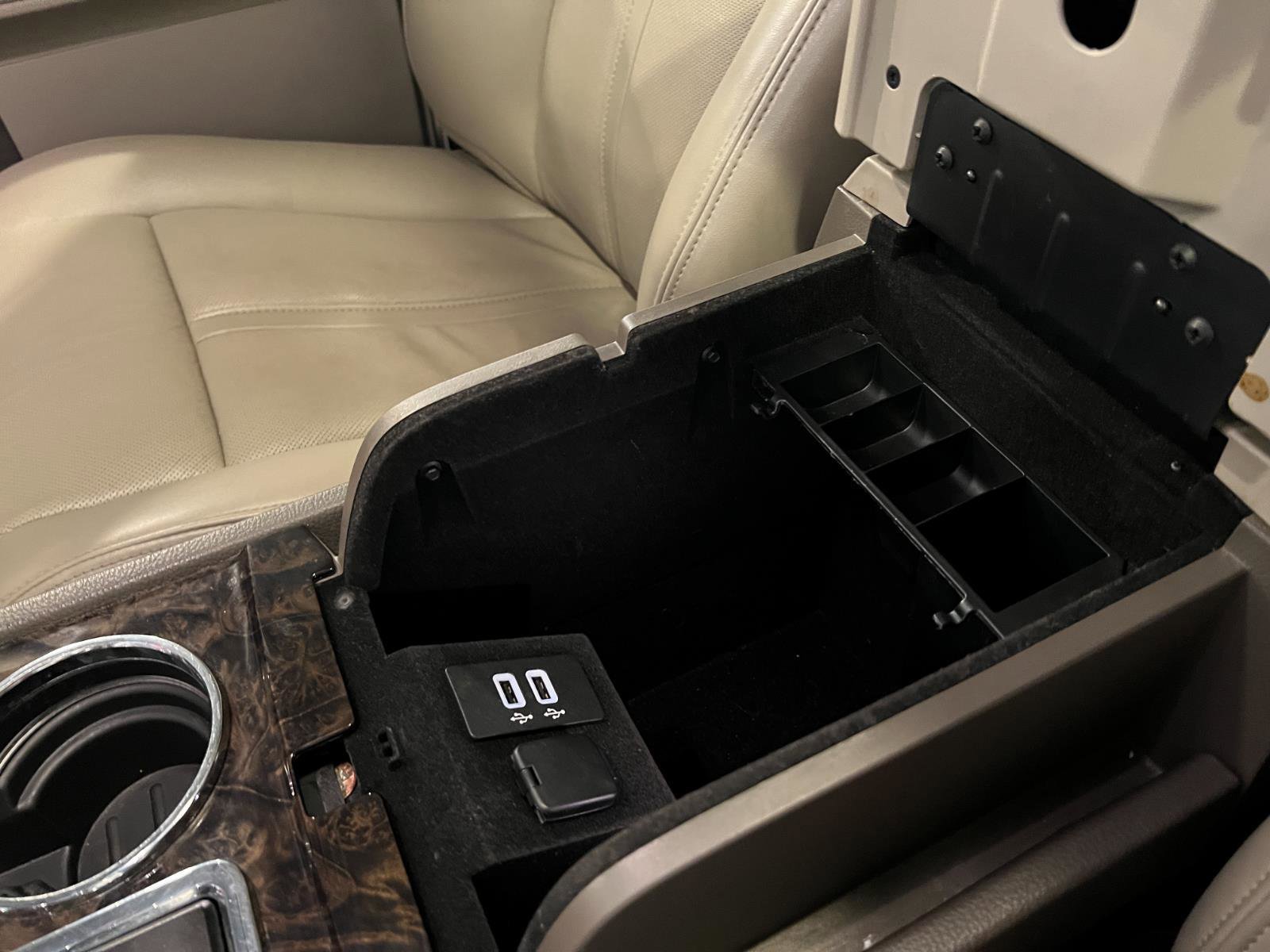 Used 2017 Lincoln Navigator Select image 18