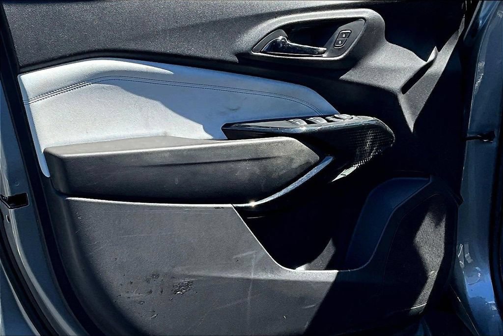 Used 2025 Chevrolet Trax LT w/ Driver Confidence Package FWD image 16