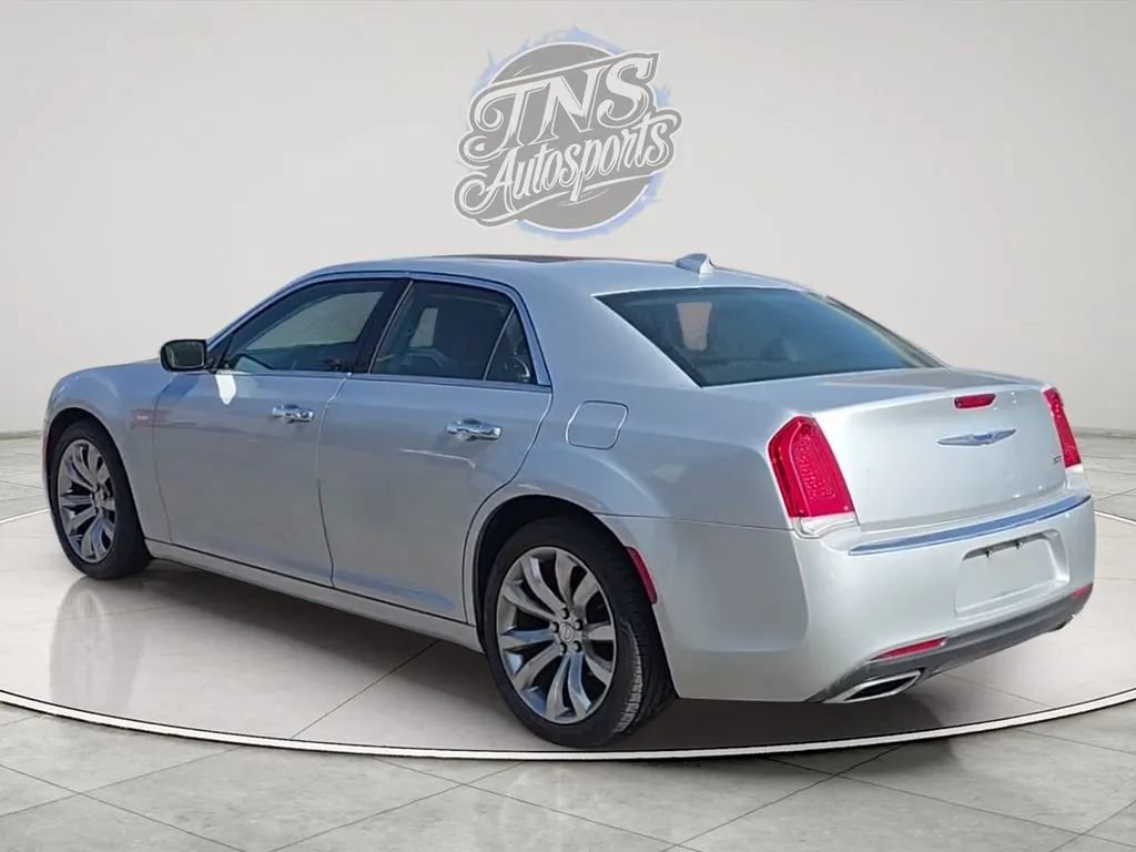 Used 2020 Chrysler 300 Limited RWD image 3