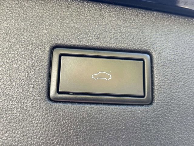 Used 2020 Volkswagen Tiguan SEL Premium R-Line w/ 3rd Row Seat Package image 18