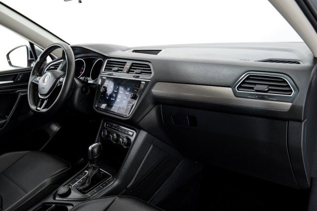 Used 2021 Volkswagen Tiguan SE R-Line image 10