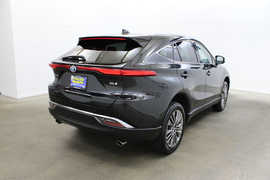 Used 2024 Toyota Venza XLE AWD/4WD image 5