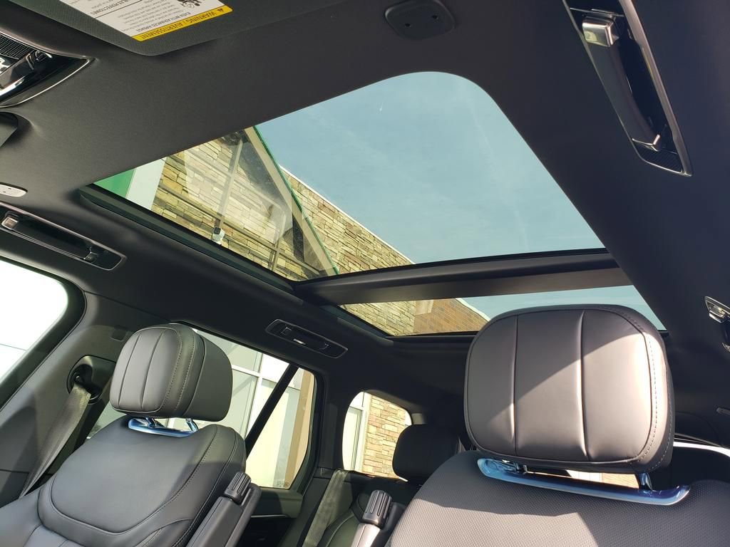 New 2026 Land Rover Range Rover SE image 19