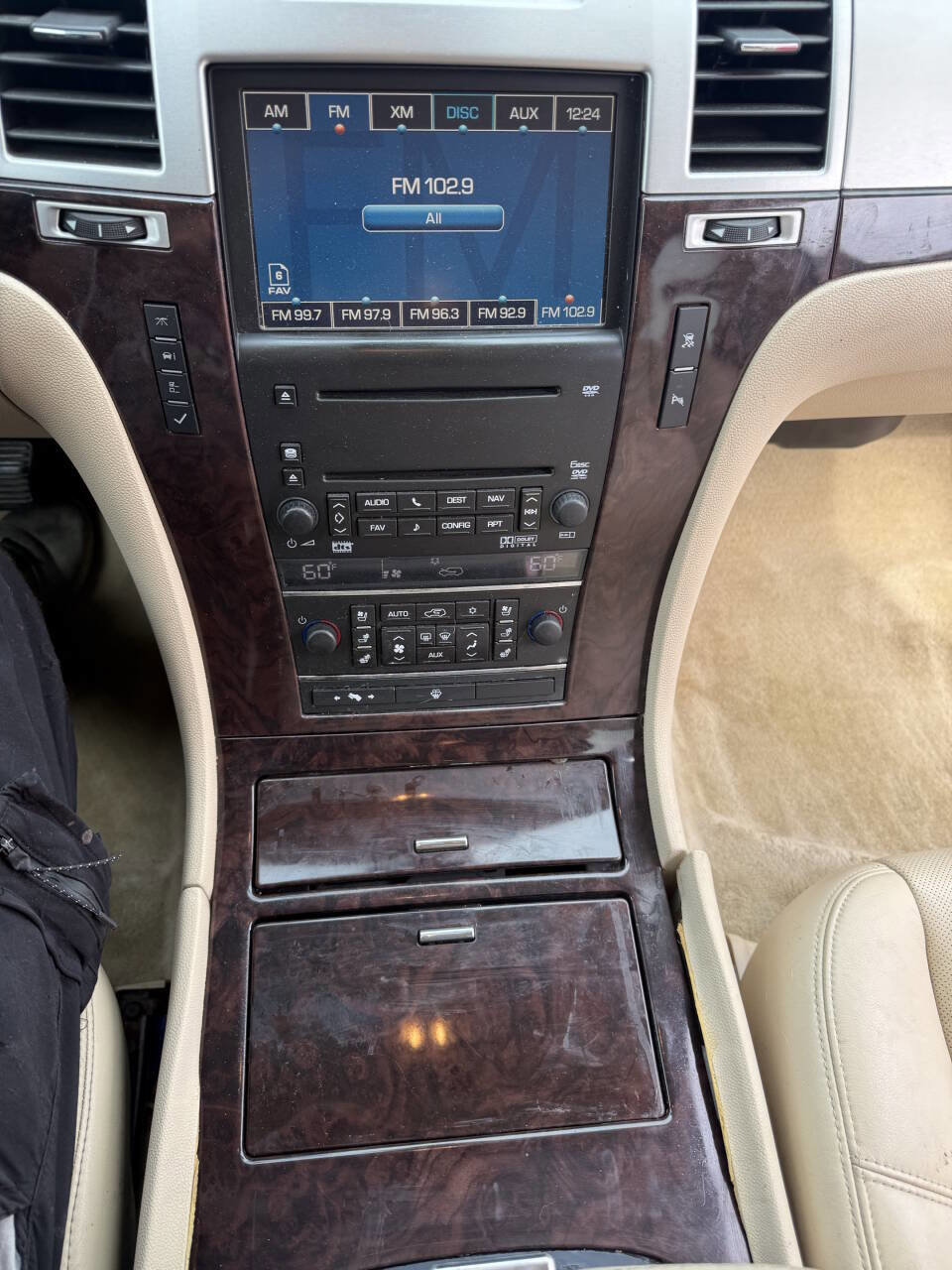 Used 2008 Cadillac Escalade AWD image 27