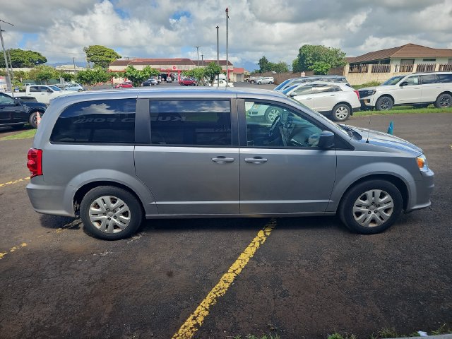 Used 2018 Dodge Grand Caravan SE w/ UConnect Hands-Free Group FWD image 6
