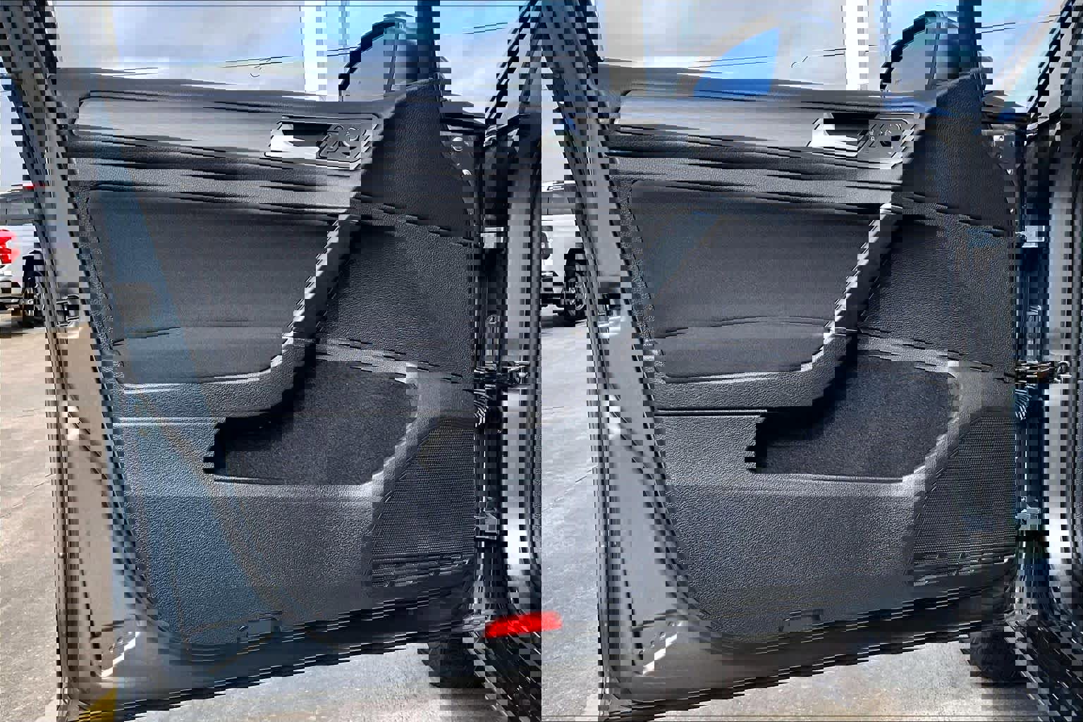 Used 2019 Volkswagen Golf S image 21