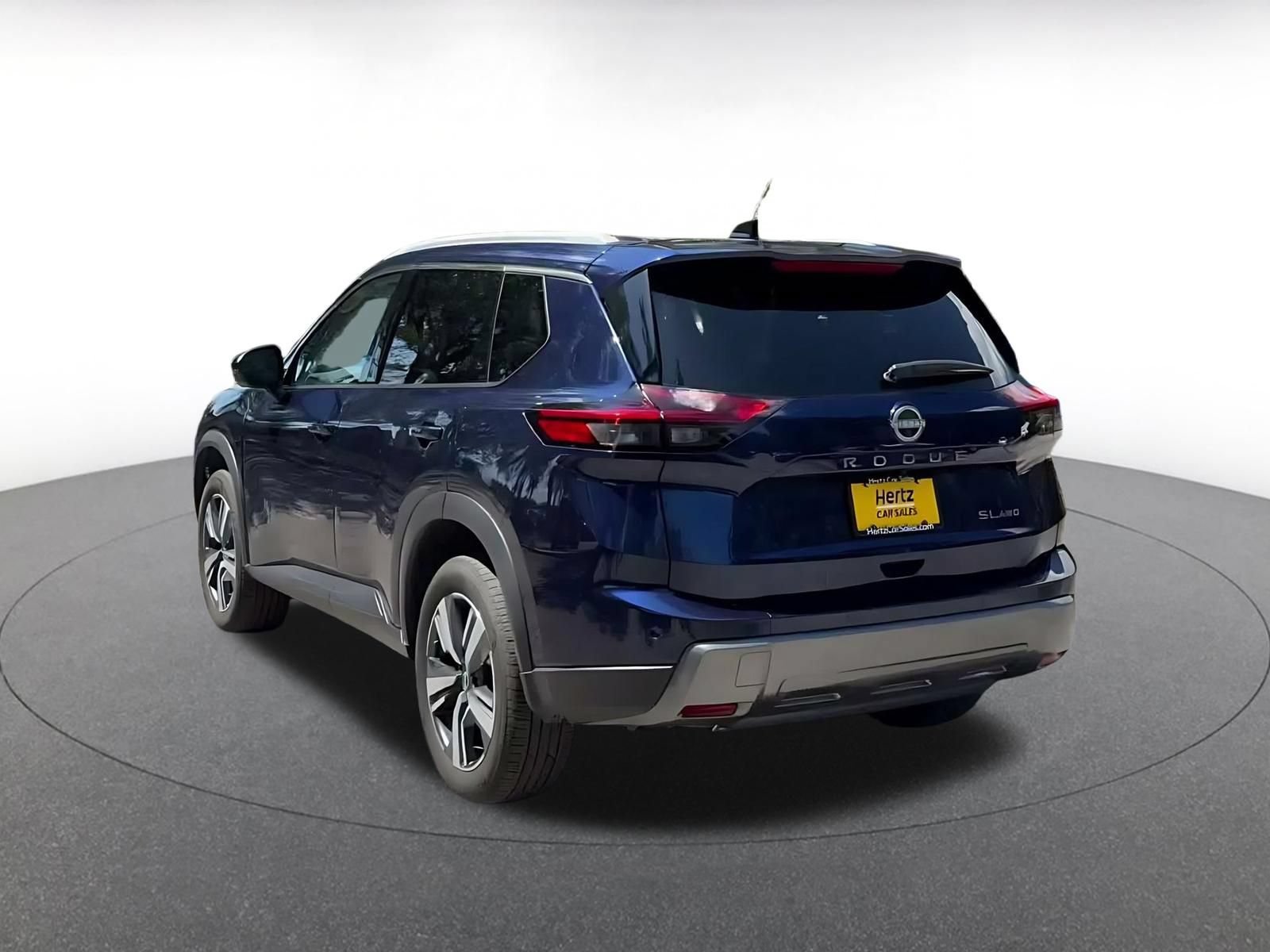 Used 2026 Nissan Rogue SL AWD/4WD image 12