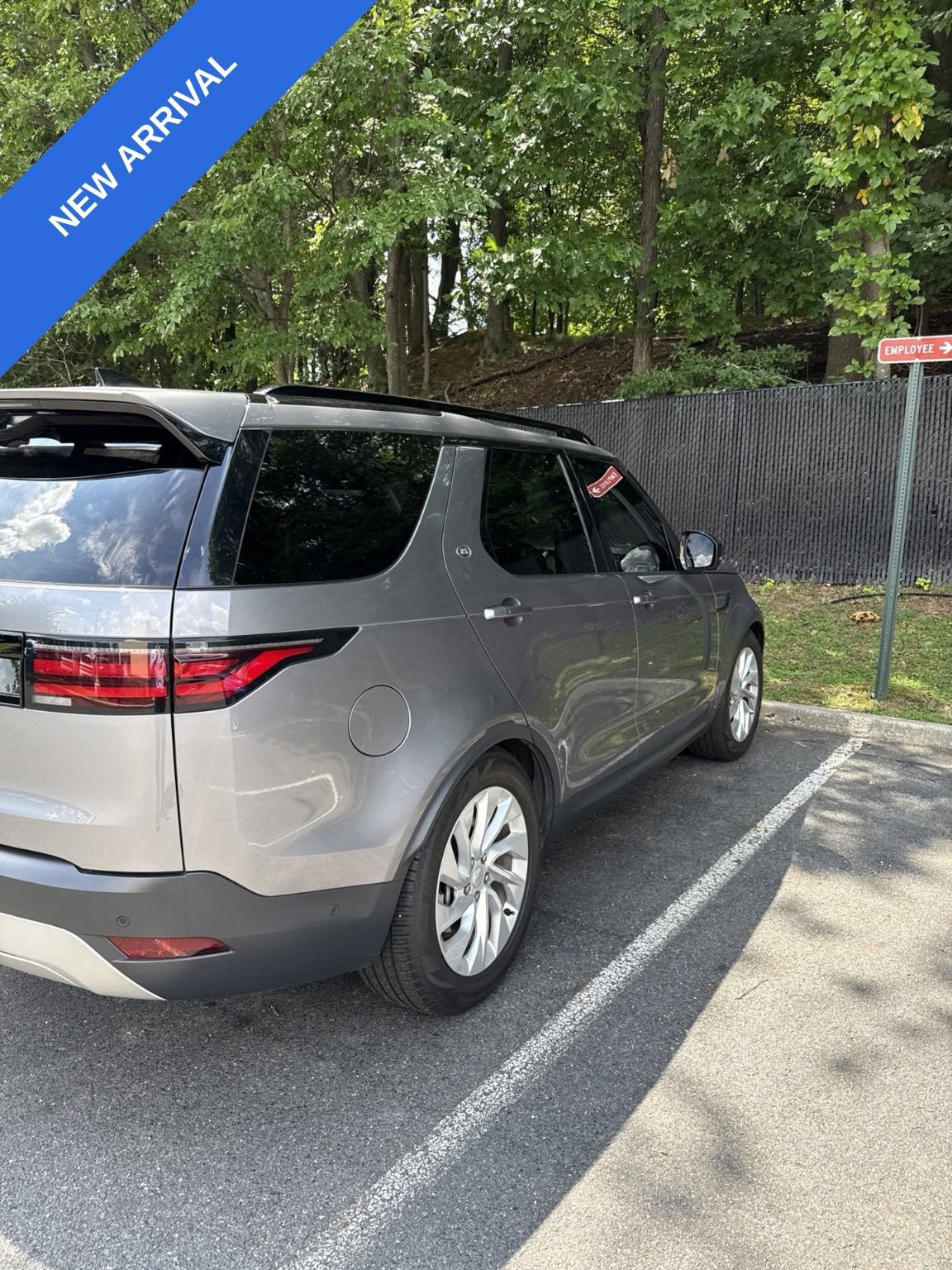Used 2024 Land Rover Discovery S AWD/4WD image 6