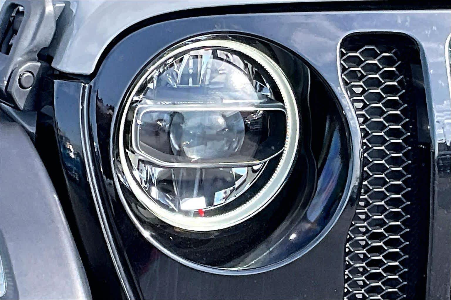 Used 2022 Jeep Wrangler Sport AWD/4WD image 23