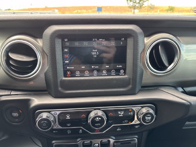 Used 2021 Jeep Gladiator Overland AWD/4WD image 20