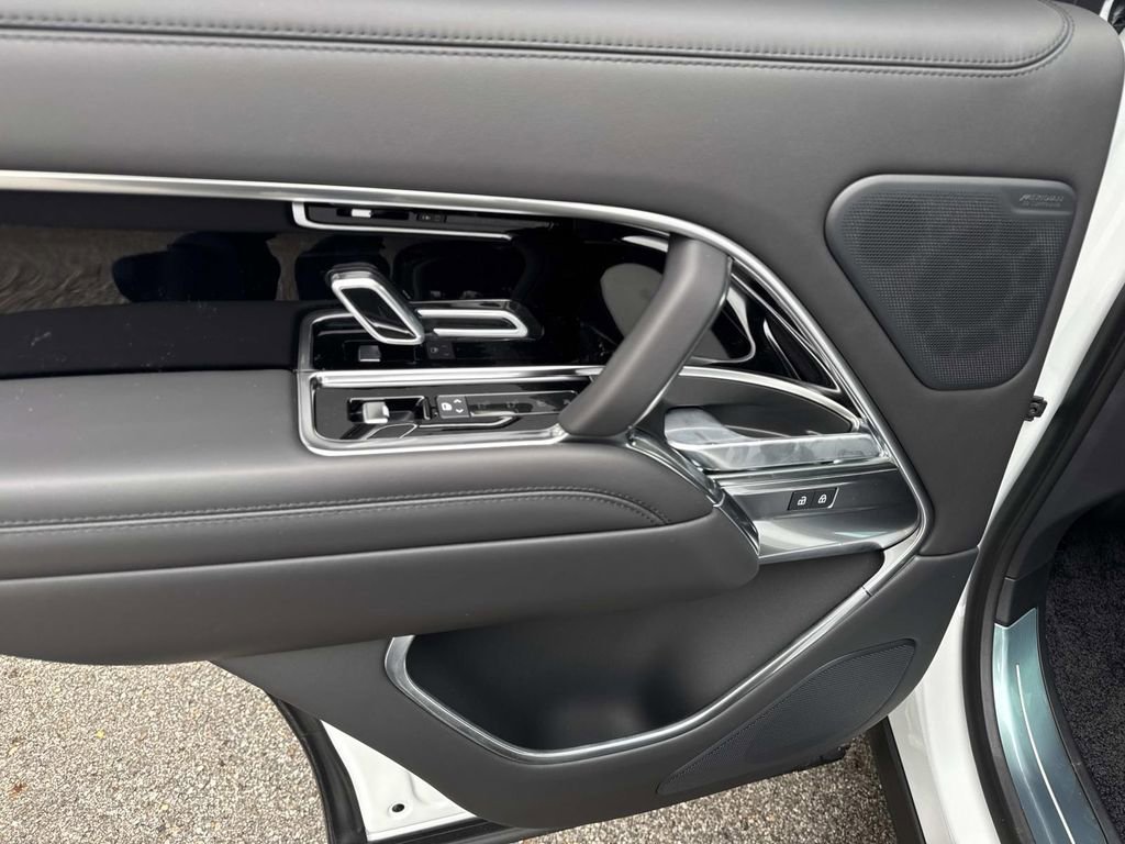New 2026 Land Rover Range Rover SE AWD/4WD image 13