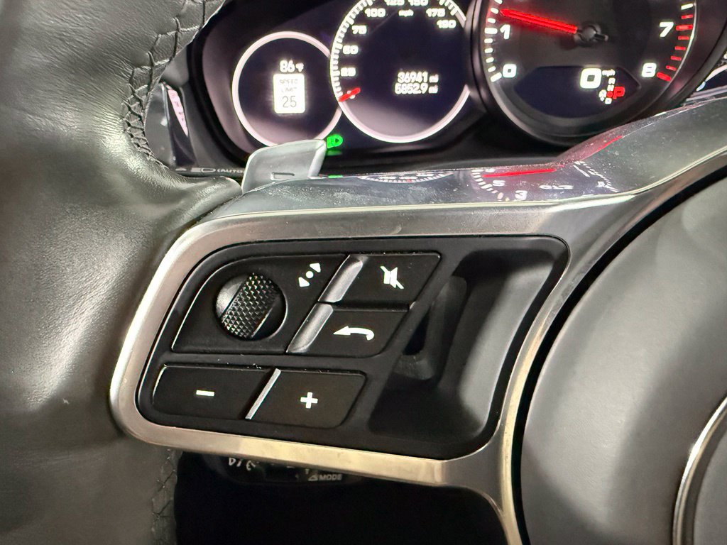 Used 2022 Porsche Cayenne GTS AWD/4WD image 34