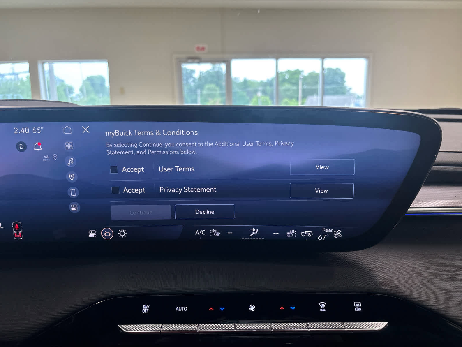 Used 2025 Buick Enclave Sport Touring w/ Power Package FWD image 53