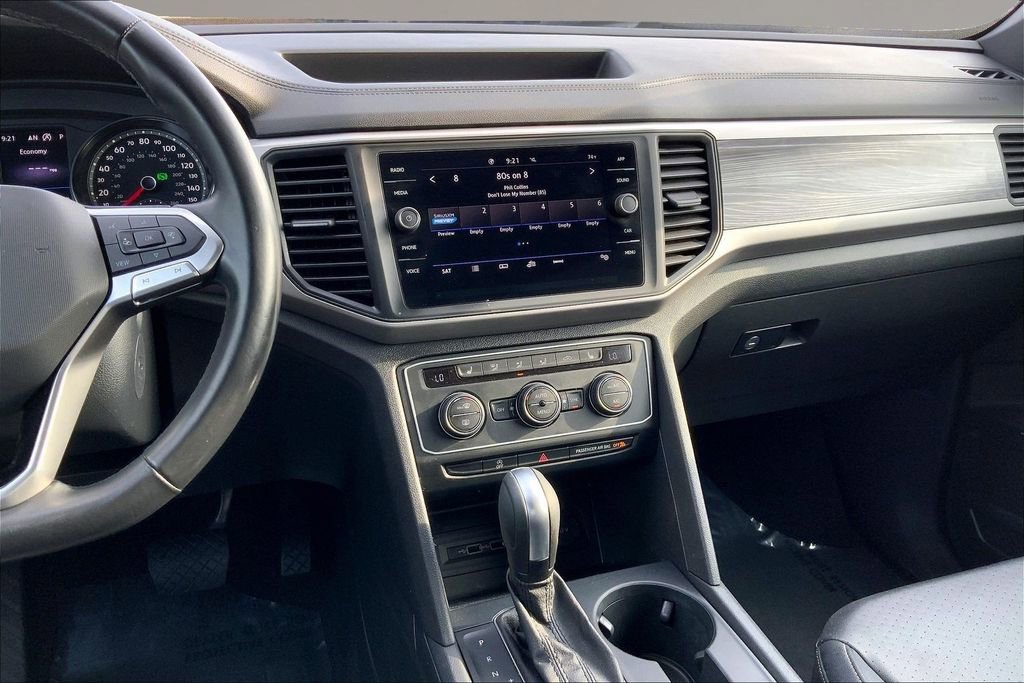 Used 2020 Volkswagen Atlas Cross Sport SE w/ Towing Package image 6