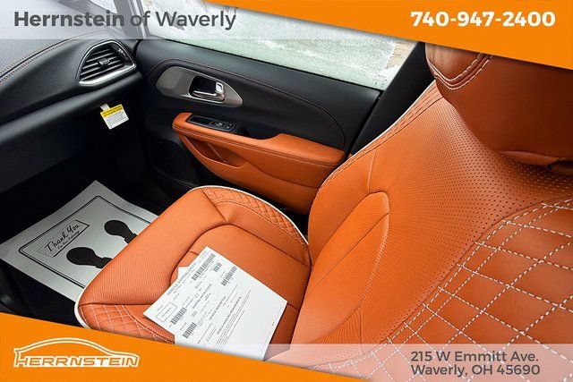 New 2026 Chrysler Pacifica Pinnacle FWD image 11