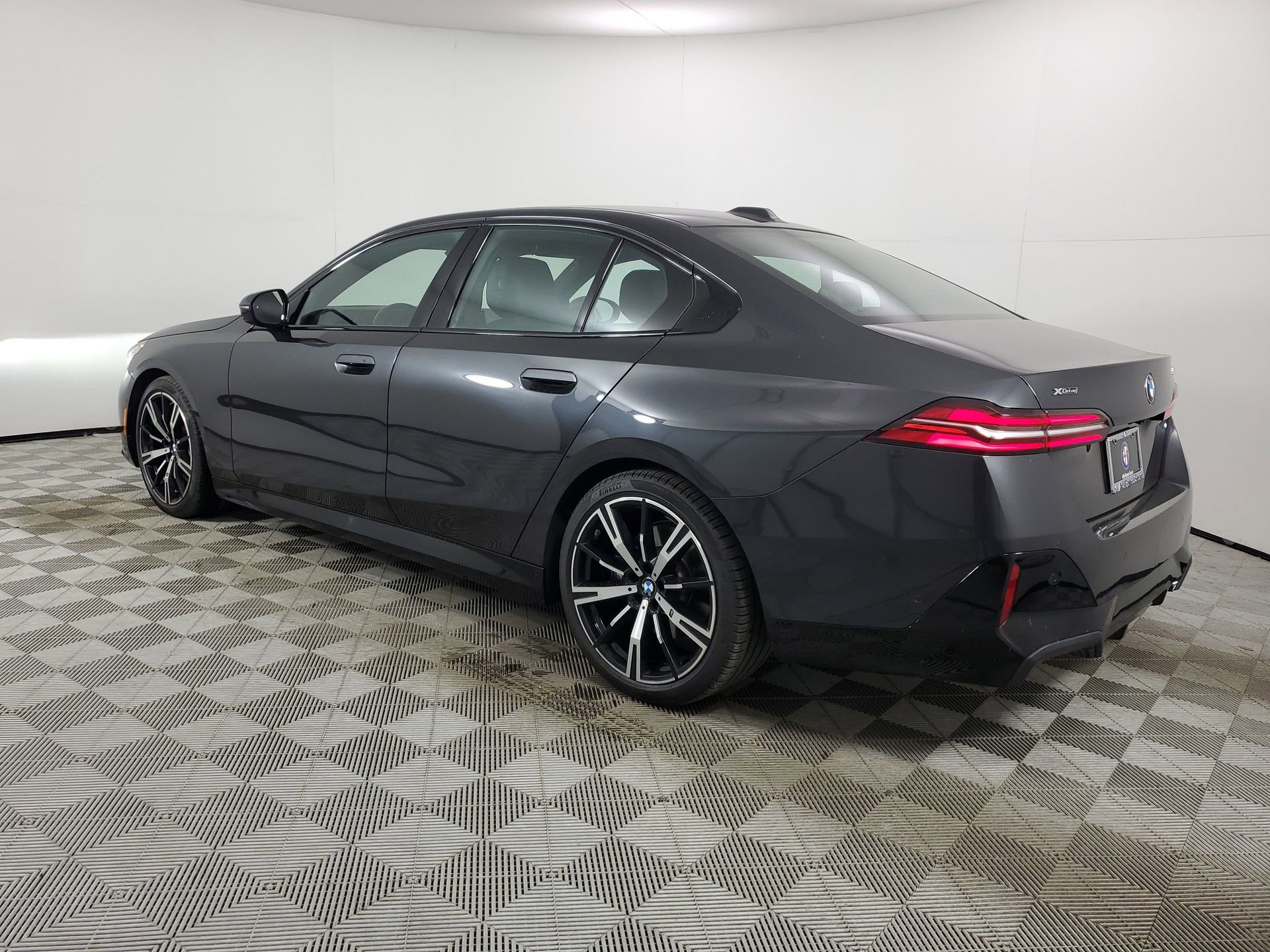 Used 2024 BMW 540i xDrive image 7