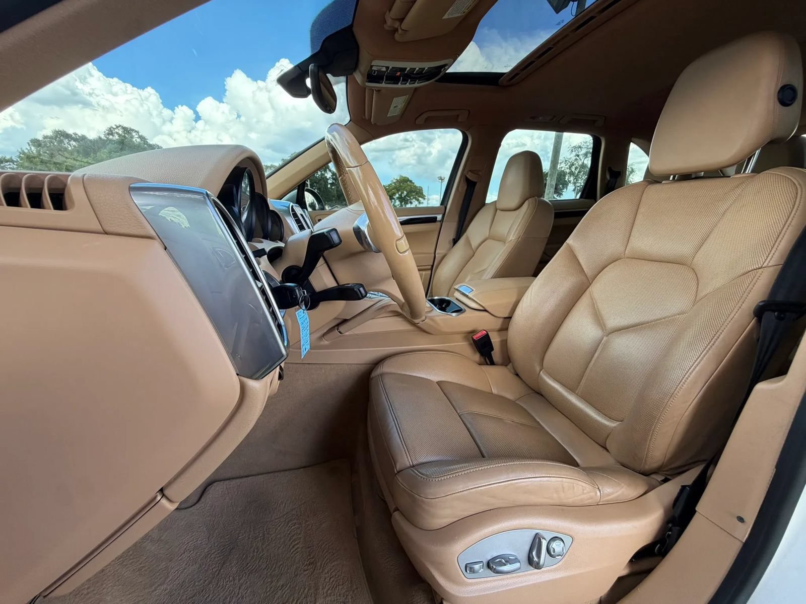 Used 2014 Porsche Cayenne AWD/4WD image 19