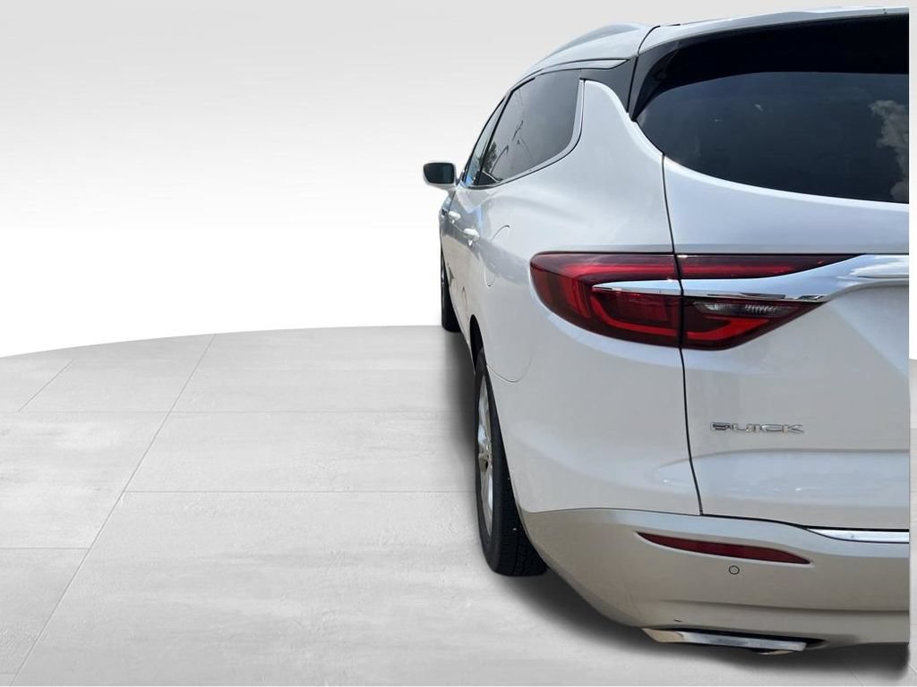Used 2018 Buick Enclave Avenir w/ Avenir Technology Package AWD/4WD image 7