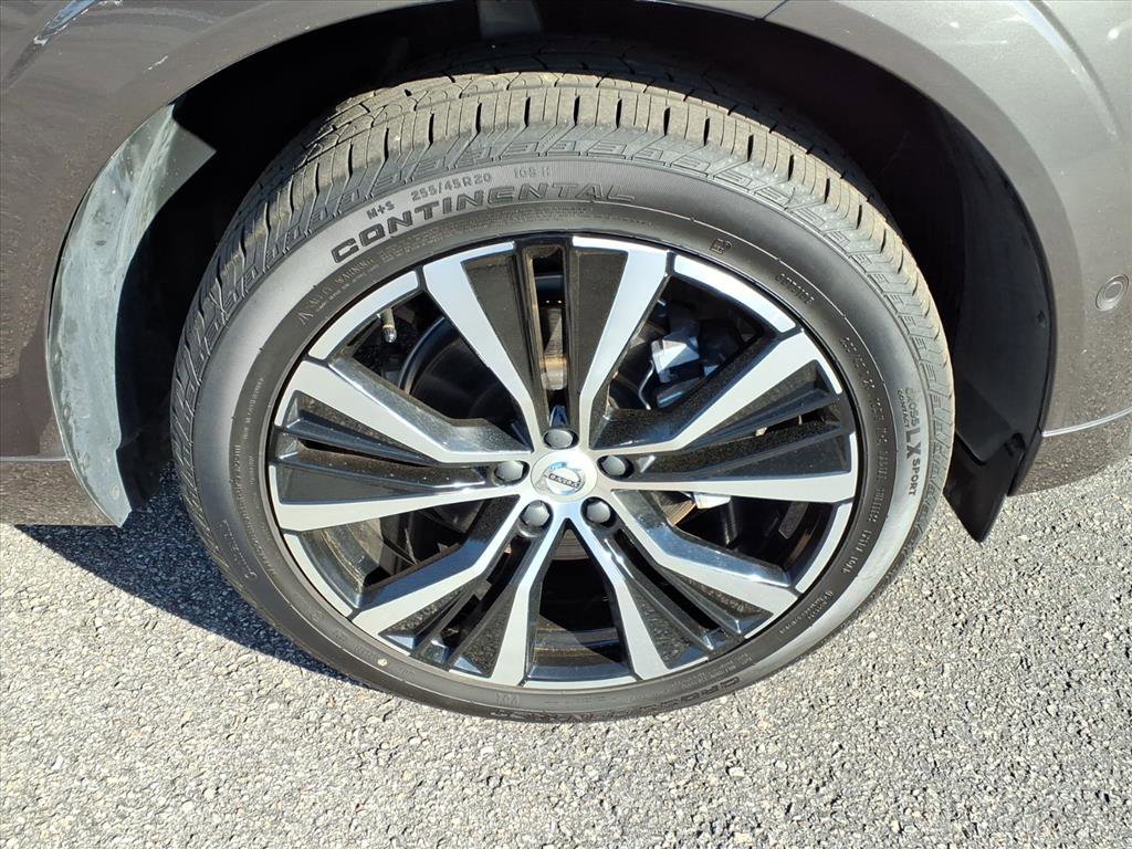 Certified 2025 Volvo XC60 B5 Plus image 11