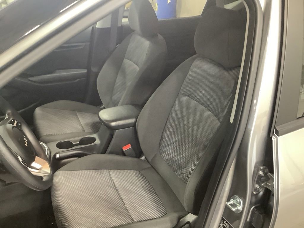 Certified 2025 Kia Seltos LX image 19