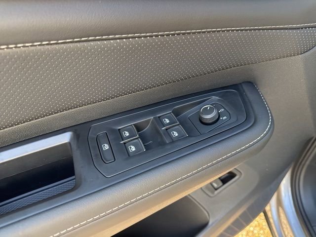 Used 2024 Volkswagen Atlas Cross Sport SEL R-Line image 10