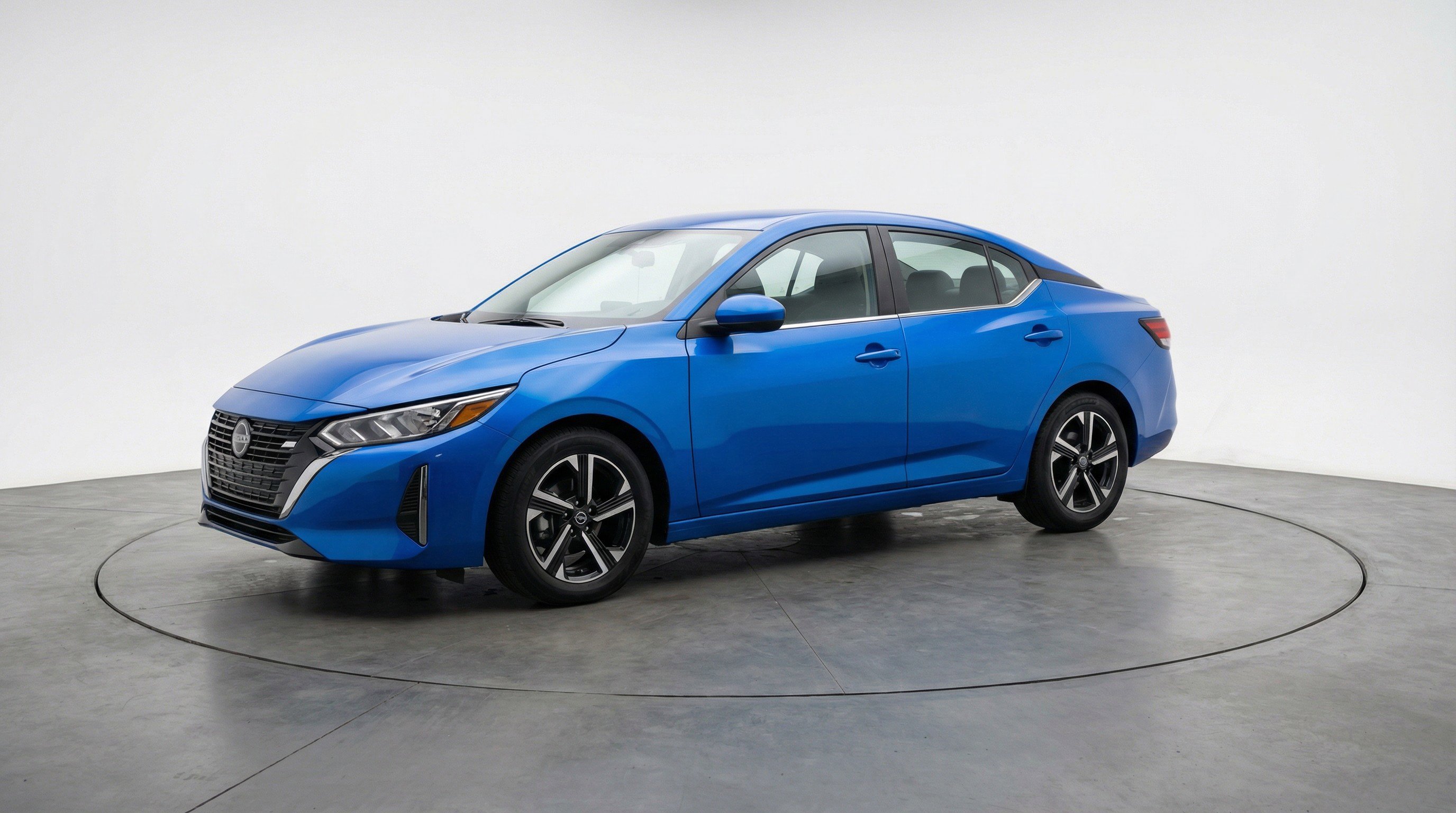 Used 2025 Nissan Sentra SV image 3