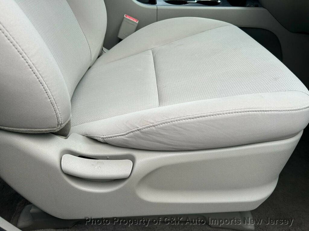 Used 2019 Kia Sedona L FWD image 31