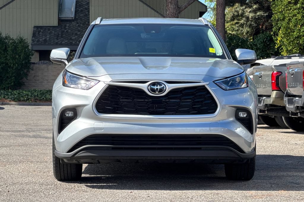 Certified 2025 Toyota Highlander XLE AWD/4WD image 8