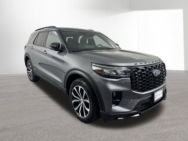 Used 2025 Ford Explorer ST-Line image 3
