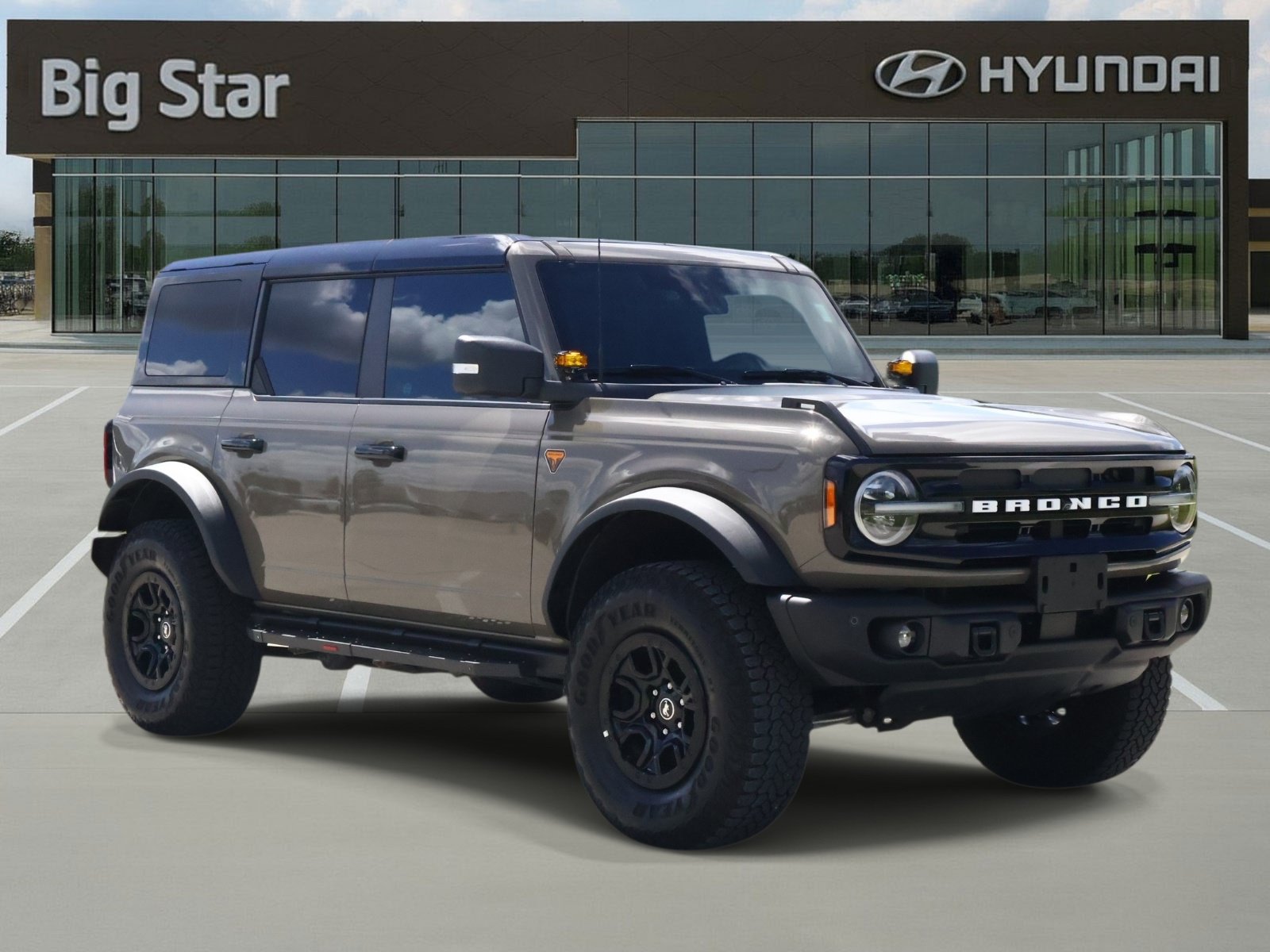 Used 2025 Ford Bronco Badlands AWD/4WD image 6