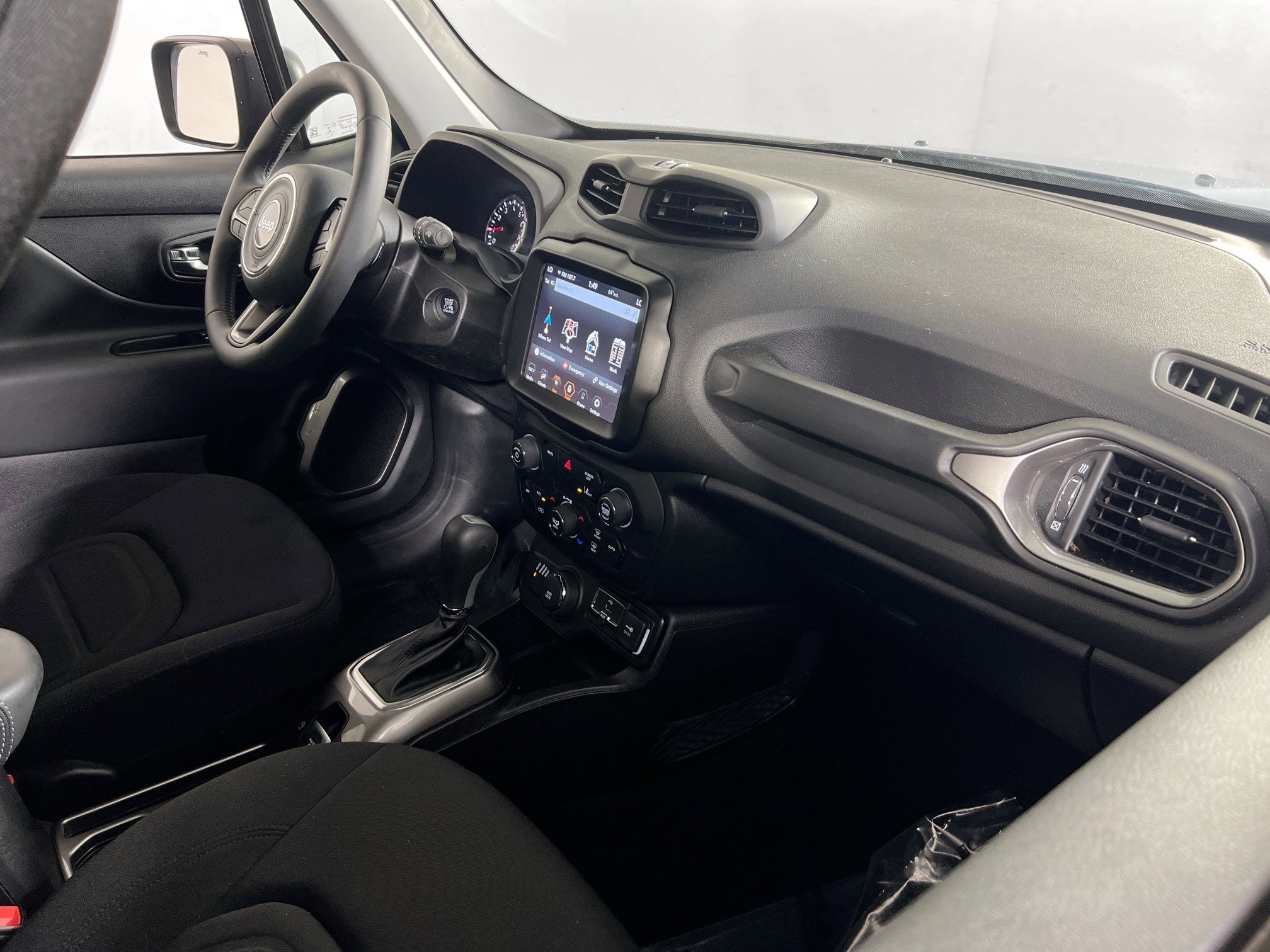 Used 2022 Jeep Renegade Latitude image 27