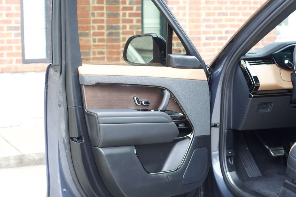 Used 2024 Land Rover Range Rover Sport Dynamic SE image 13