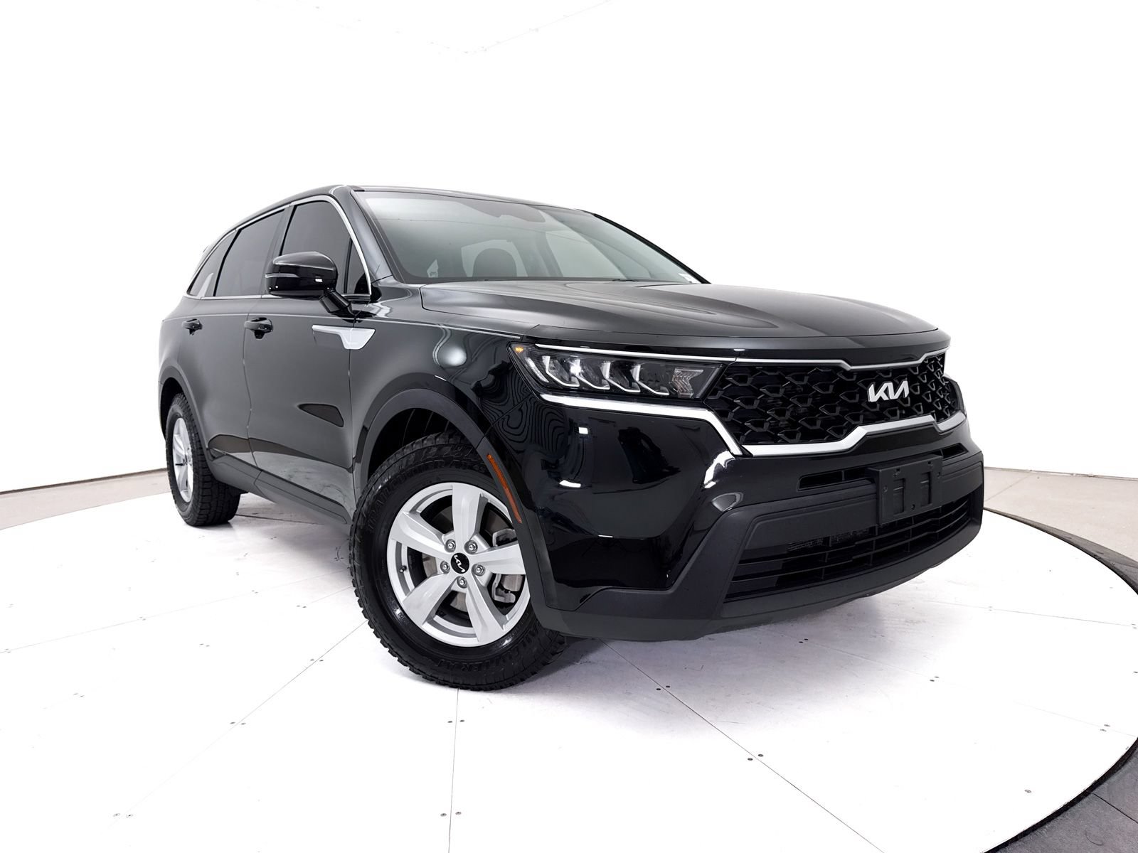 Certified 2023 Kia Sorento LX FWD image 1