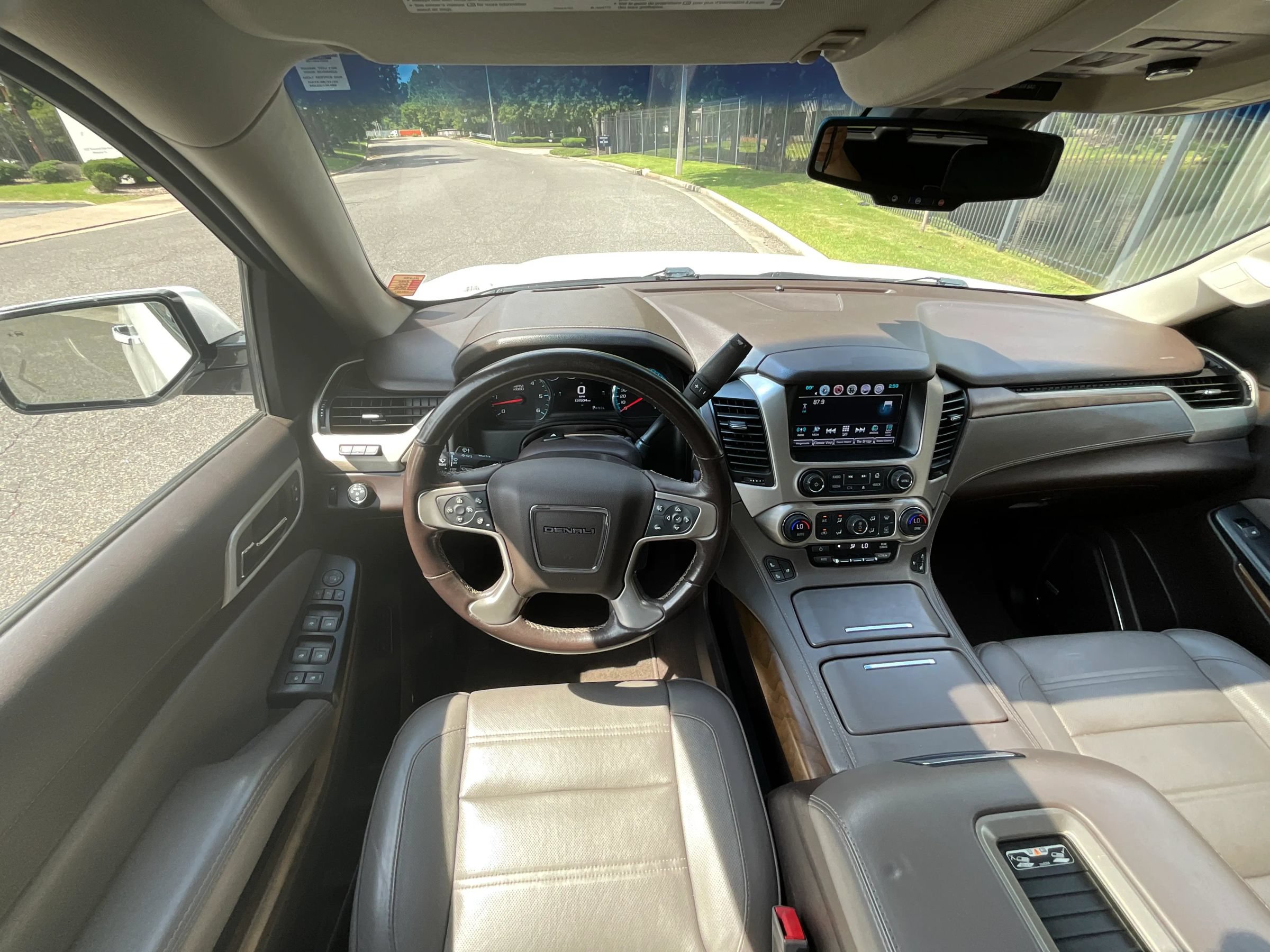 Used 2020 GMC Yukon Denali w/ Open Road Package RWD image 23