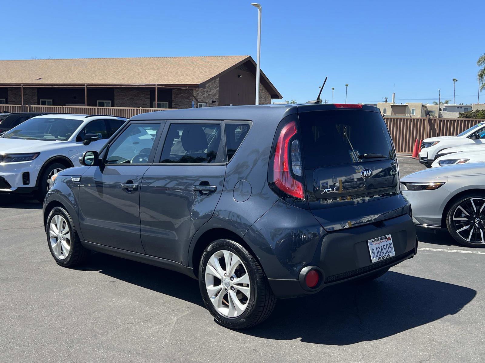 Used 2014 Kia Soul + image 3
