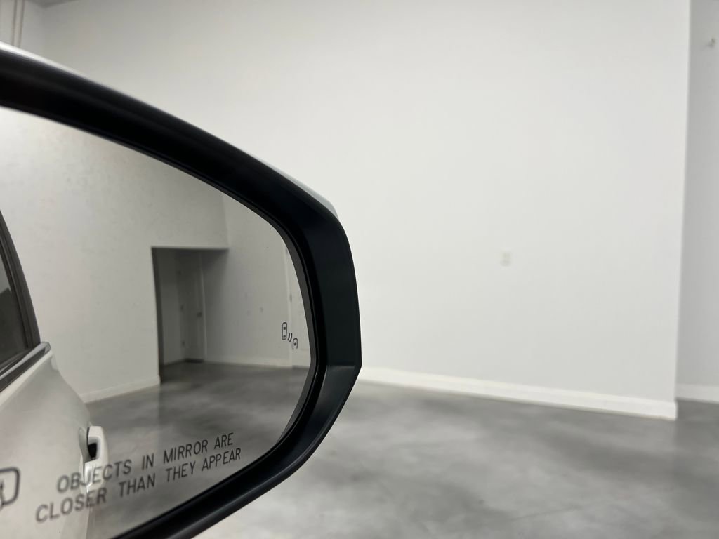 Used 2023 Toyota Highlander LE image 38