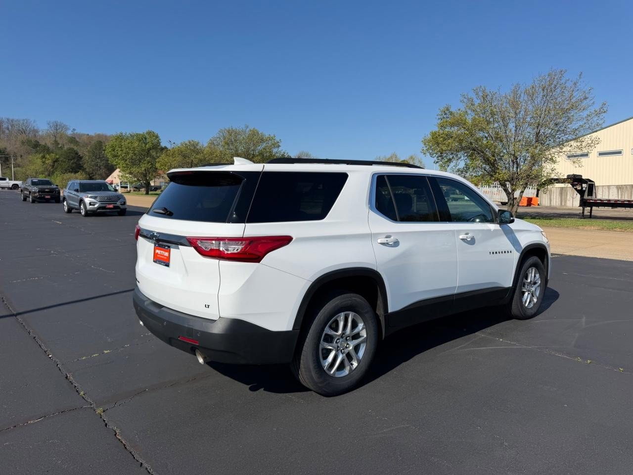 Used 2021 Chevrolet Traverse LT w/ LPO, Blackout Package image 3