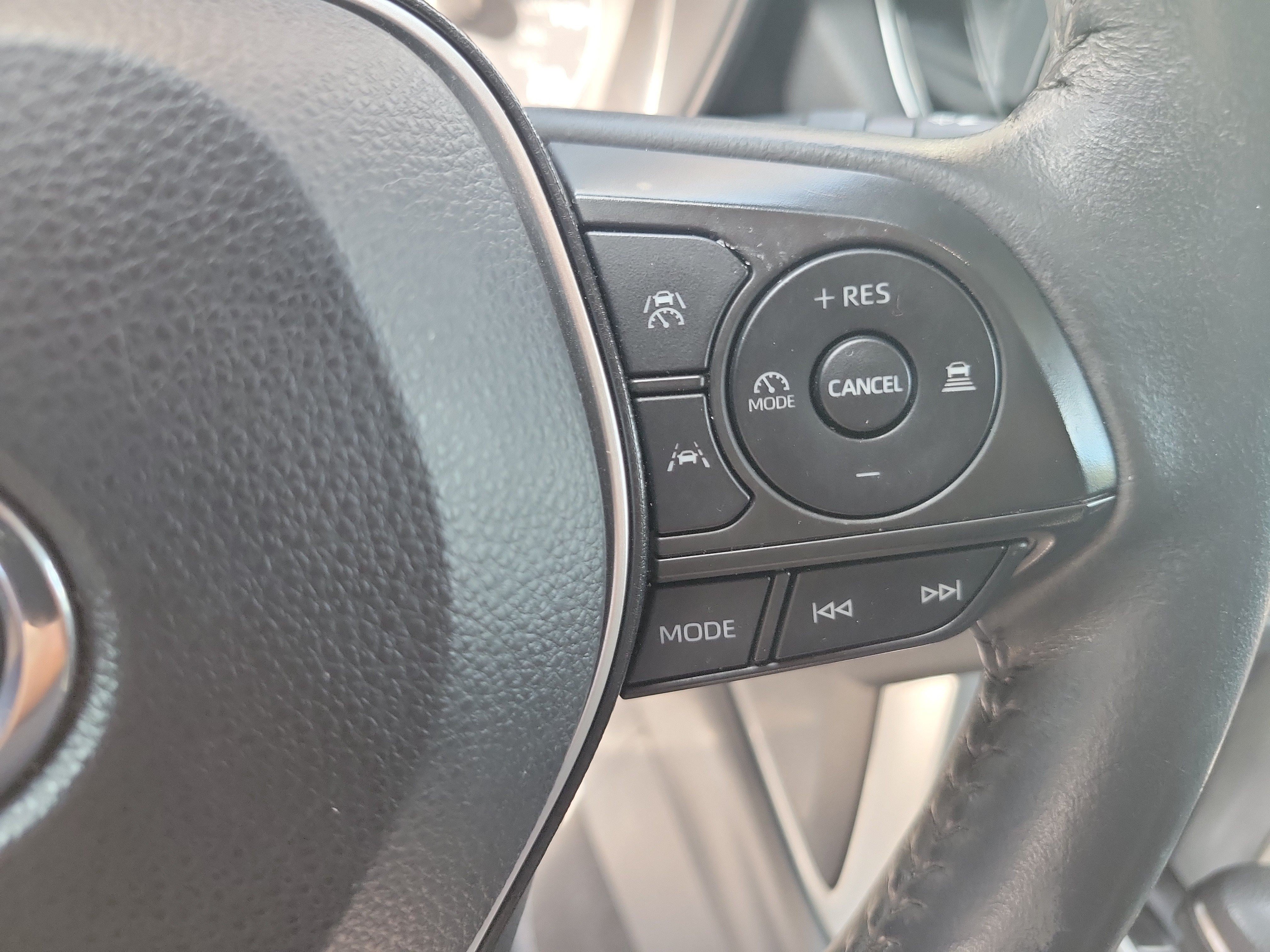 Used 2023 Toyota Corolla Cross LE FWD image 27