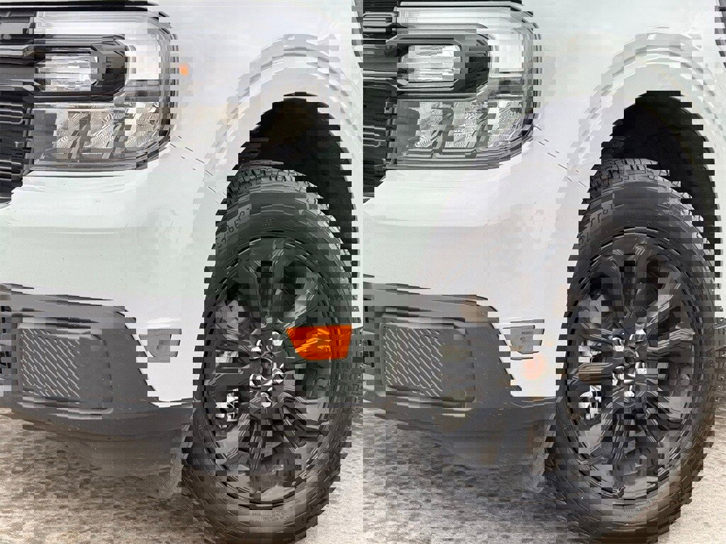 Used 2024 Ford Maverick Lariat w/ Black Appearance Package image 2