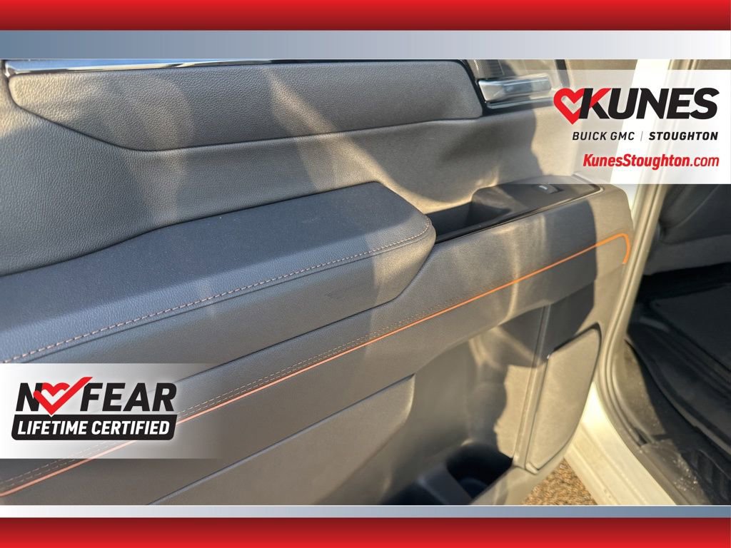 Used 2025 GMC Sierra 1500 AT4 image 32