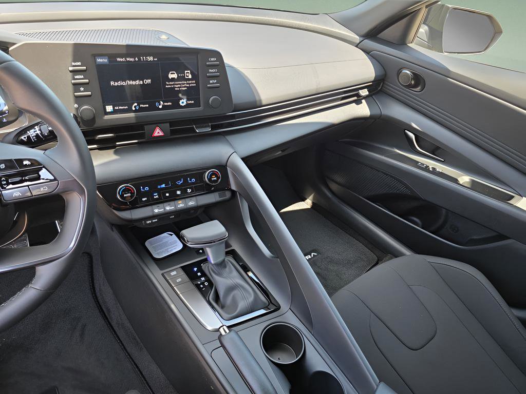New 2026 Hyundai Elantra Sport FWD image 17