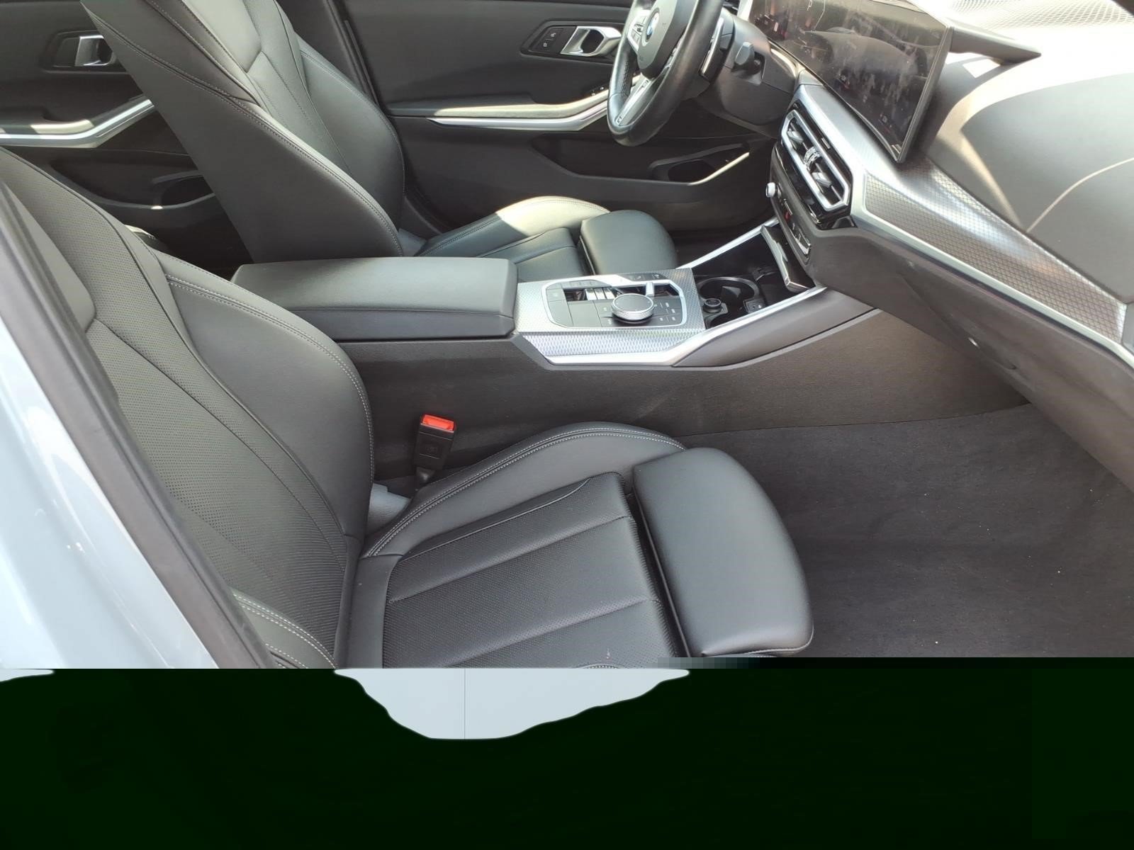 Used 2024 BMW 330i xDrive Sedan AWD/4WD image 7
