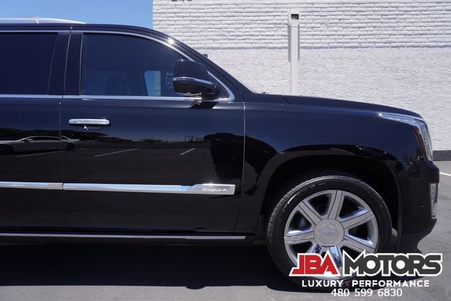 Used 2018 Cadillac Escalade Premium Luxury AWD/4WD image 70