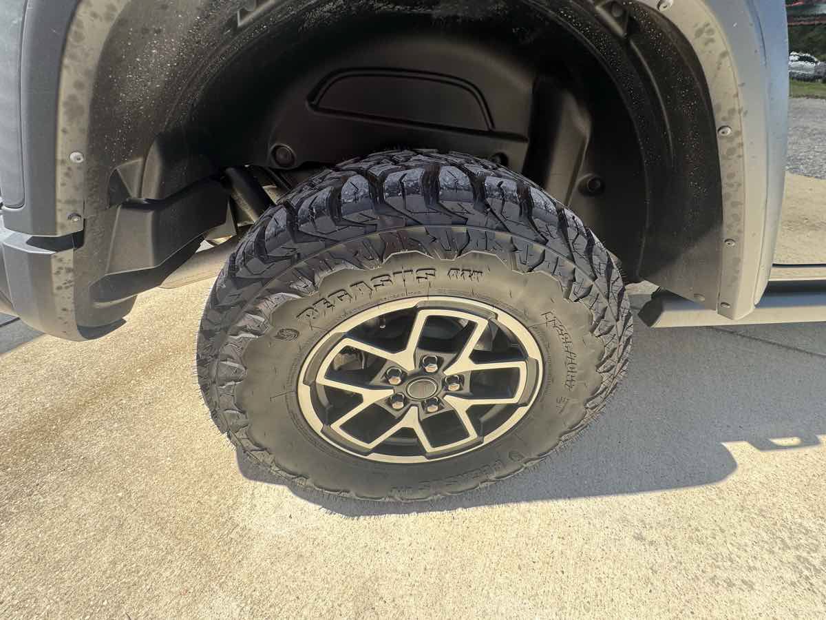 Used 2025 Jeep Wrangler Unlimited Rubicon w/ Convenience Group AWD/4WD image 30