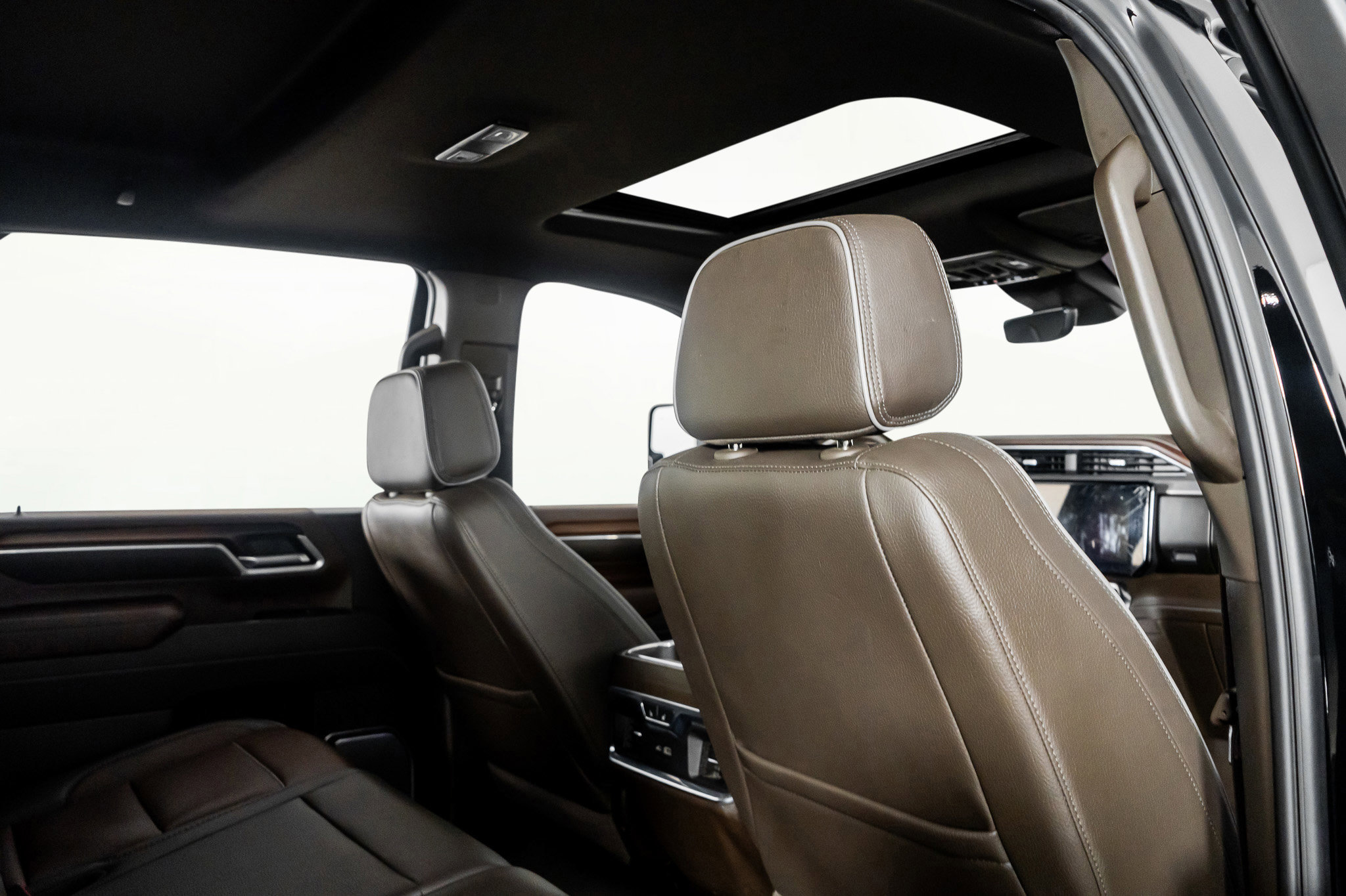 Used 2025 GMC Sierra 3500 Denali w/ Denali Reserve Package image 53