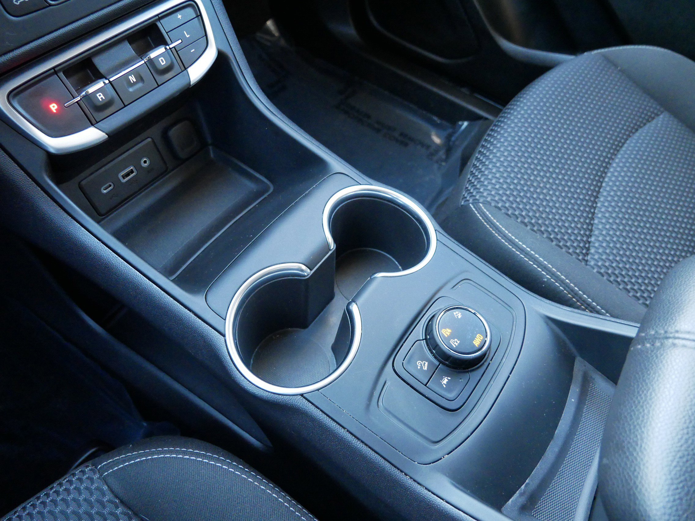 Used 2024 GMC Terrain SLE image 22