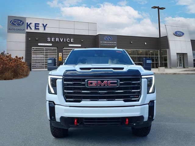 Used 2025 GMC Sierra 2500 AT4 AWD/4WD image 2