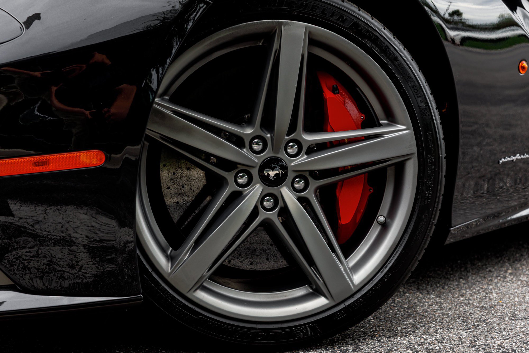 Used 2014 Ferrari F12 Berlinetta RWD image 11
