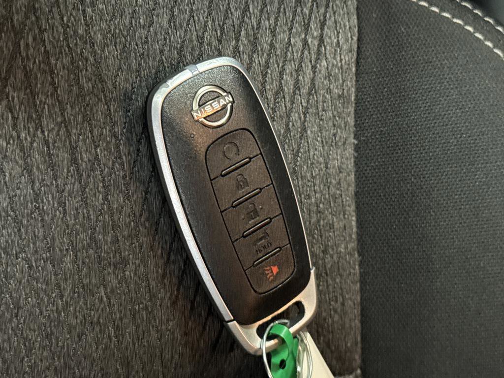 Used 2024 Nissan Rogue SV image 24