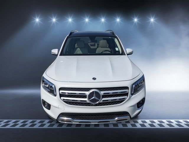 Used 2022 Mercedes-Benz GLB 250 w/ Premium Package Lite image 8